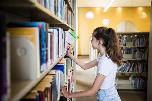<p>Gratuite, pratique et essentielle, votre nouvelle carte du citoyen vous ouvre les portes vers une foule de services offerts à Candiac.</p>
<p>Que ce soit pour emprunter des livres, accéder aux services de la bibliothèque, ou d'inscrire votre enfant ou vous-mêmes à l'une des activités de loisir qui vous intéressent, votre carte vous permet de profiter pleinement de la ville. </p>
<p>Demandez votre <a href="http://199.115.124.215/activites/carte-du-citoyen" target="_blank" rel="noopener">carte du citoyen</a> <span style="letter-spacing: -0.01em;">dès maintenant! </span></p>
<p> </p>
<p> </p>
<p> </p>