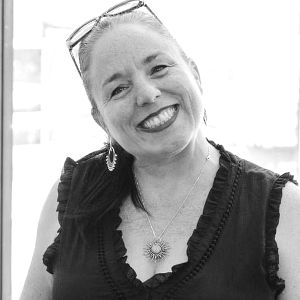 <p>Nancy Létourneau, alias « Pixels », crée avec des encres à l’alcool des œuvres vibrantes inspirées de la nature. Elle explore l’énergie des fleurs, montagnes et champs, mêlant maîtrise et spontanéité. Ses tableaux offrent une expérience sensorielle et poétique, invitant à l’introspection et à l’évasion.</p>
<p>Consultez sa <a href="https://www.instagram.com/studiopixels" target="_blank" rel="noopener">page Instagram</a></p>
<p><img src="http://199.115.124.215/uploads/_PHOTOS_SECTIONS/symposium/artistes_2025/NancyLetourneau.jpg" alt="NancyLetourneau.jpg (29 KB)" width="300" height="300" /></p>