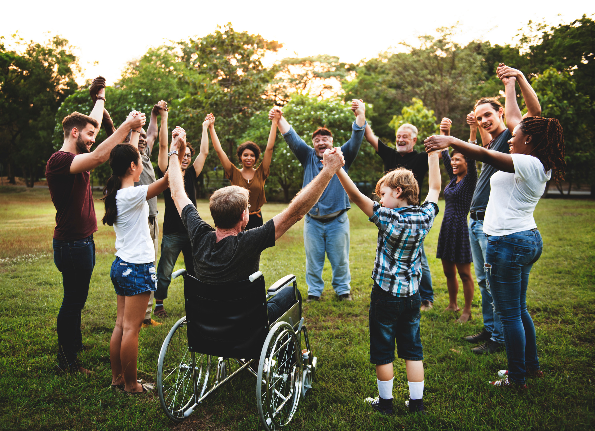 <p><strong>Vie communautaire et accessibilité universelle</strong></p>
<p>L'apport exceptionnel de centaines de citoyens impliqués dans les milieux communautaires, culturels et sportifs est reconnu à Candiac. La Ville est fière de reconnaître le rôle des organismes et de les appuyer dans l’atteinte de leur mission.</p>
<ul>
<li>
<p>Le <a href="http://199.115.124.215/babillard" target="_blank" rel="noopener">babillard communautaire</a> est un service gratuit permettant aux organismes reconnus par la Municipalité de faire la promotion de leurs activités et de leurs messages d'intérêt public.</p>
</li>
<li>
<p>Découvrez-en plus sur la <a href="http://199.115.124.215/vie-communautaire" target="_blank" rel="noopener">vie communautaire.</a> </p>
</li>
</ul>
<p>La Ville travaille activement à rendre tous les services et bâtiments accessibles à tous. </p>
<p>Par son <a href="http://199.115.124.215/uploads/attachments/Plan_action_2025-2027.pdf" target="_blank" rel="noopener">Plan d’action à l’égard des personnes handicapées</a>, la Municipalité confirme son engagement et sa volonté à poser des gestes clairs afin d’accroître la participation sociale des personnes handicapées sur son territoire.</p>
<ul>
<li>
<p>Découvrez les mesures concrètes mises en place en matière d'<a href="http://199.115.124.215/la-ville/information/accessibilite-universelle" target="_blank" rel="noopener">accessibilité universelle</a> annuellement afin d'améliorer la qualité de vie des citoyens ayant un handicap.</p>
</li>
</ul>