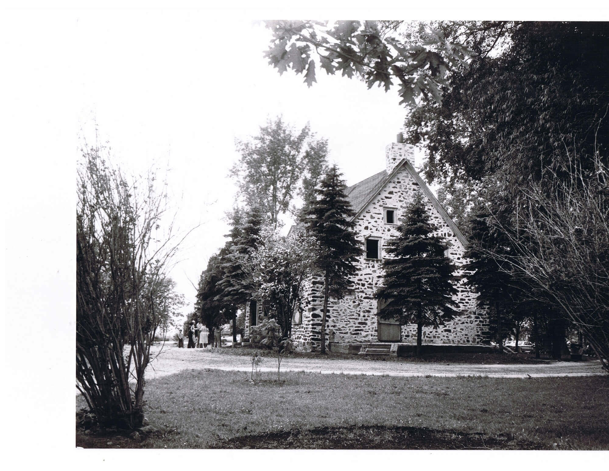 <ul>
<li>L'histoire du parc immobilier de Candiac</li>
<li>La Société canadienne d'hypothèques et de logement</li>
<li>Les bungalows, split-levels, cottages et cottages à la canadienne à Candiac</li>
</ul>