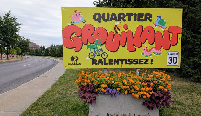 QUARTIER GROUILLANT, en septembre ça fourmille autour des écoles