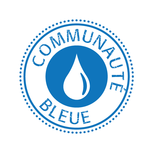 <p>En 2020, la Ville a obtenu la certification Communauté bleue et s'est ainsi engagée à reconnaître le droit humain à l’eau et aux services d'assainissement, à promouvoir la gestion publique de l’eau et à éliminer progressivement la vente de bouteilles d’eau dans ses édifices municipaux et lors de ses événements. Cette certification incite la Municipalité à préserver la ressource en eau et à maintenir ses efforts vers un Candiac de demain plus résilient.</p>
<p>Au moment de l'obtention, Candiac était la troisième Communauté bleue en Montérégie et la 26<sup>e</sup> au Québec. <br /><a title="CP-2020-12-16_-_La_ville_de_Candiac_devient_une_Communaute_bleue.pdf (168 KB)" href="http://199.115.124.215/uploads/_DOCUMENTS/Communique_de_presse/CP-2020-12-16_-_La_ville_de_Candiac_devient_une_Communaute_bleue.pdf" target="_blank" rel="noopener">En savoir plus</a></p>